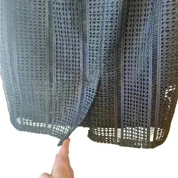 CLASSIQUES ENTIER Black Crochet Lace Overlay Pencil Midi Skirt Size 4P. - Picture 4 of 12